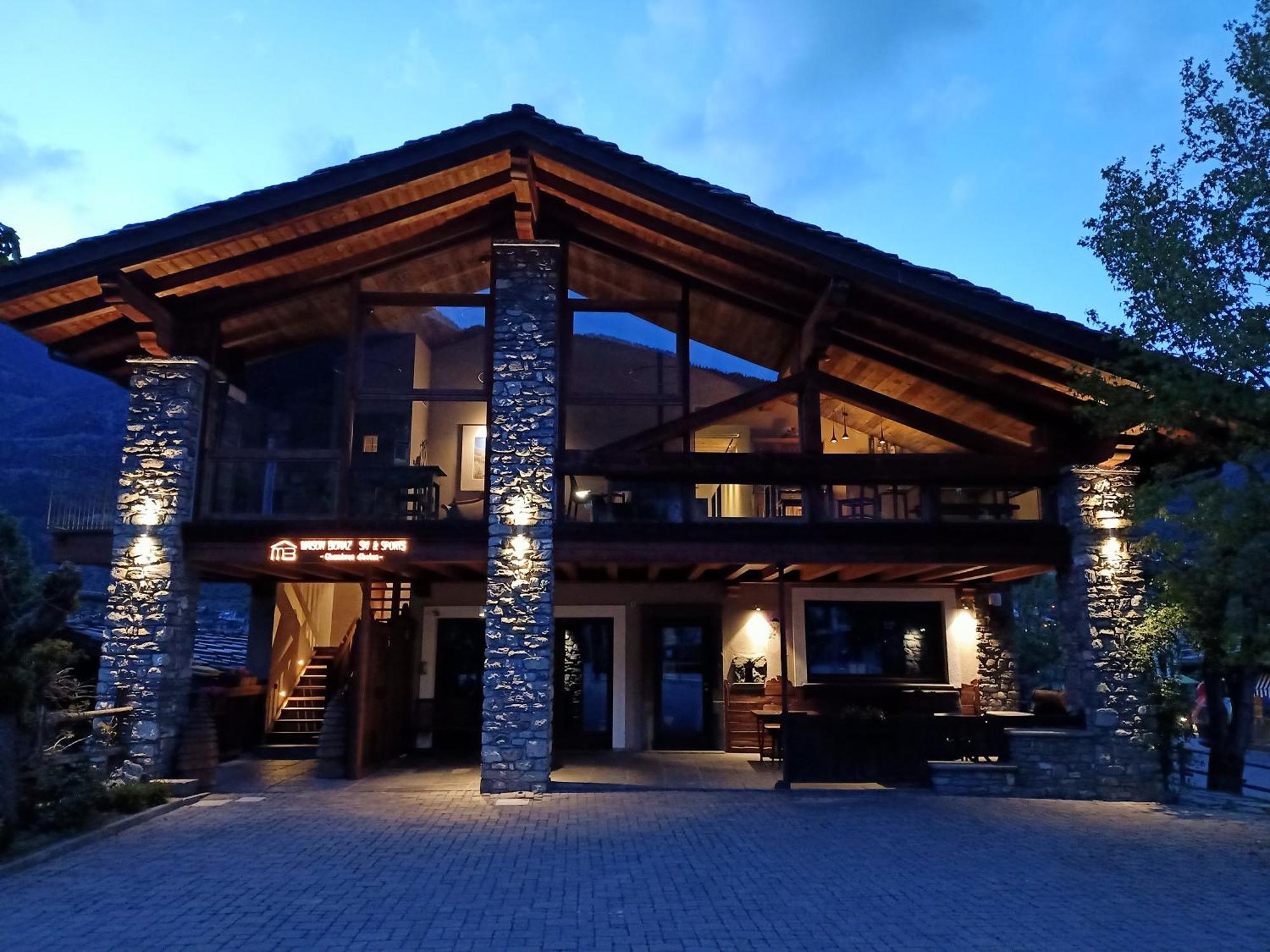 Maison Bionaz Ski & Sport Hotel Aosta Ngoại thất bức ảnh